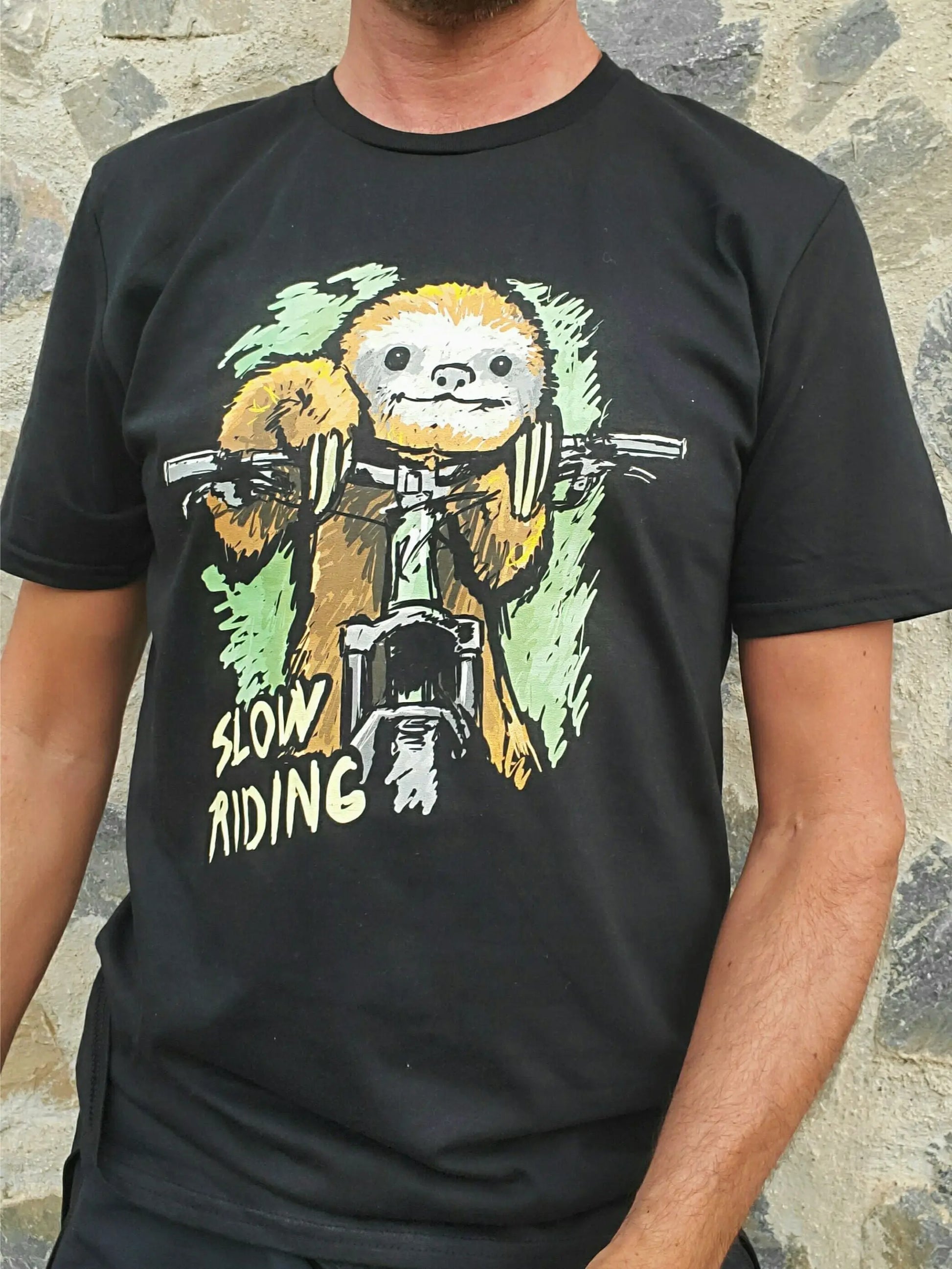 Slow Riding Sloth on Mountain Bike T-Shirt - Geeks'n'Gears - bicycle bike biking